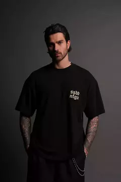 PRAY FOR WOLVES "PREMIUM" POCKET TEE IN BLACK en internet
