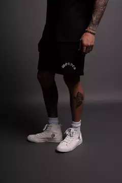 Wolf Chopper Liam Sweat Shorts in Black - comprar en línea
