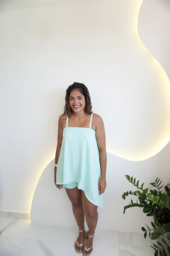 Conjunto de blusa assimétrica e short - Use coisas de diva