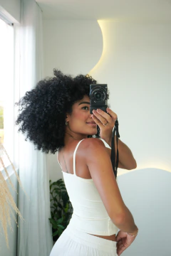 Blusa em Poliamida Dupla com Renda na internet