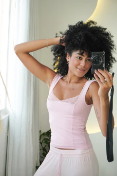 Blusa em Poliamida Dupla com Renda