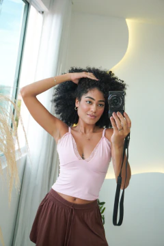 Blusa em Poliamida Dupla com Renda - Use coisas de diva