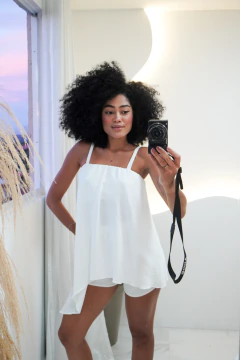 Conjunto de blusa assimétrica e short