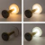 Velador LED con encendido táctil en diferentes intensidades de luz.