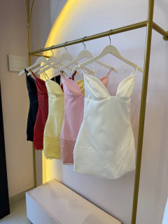 VESTIDO RENDA