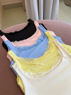 BLUSINHA DE RENDA - comprar online