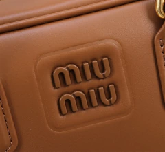 Imagem do Bolsa Arcadie em Couro Nappa Mini | Conhaque