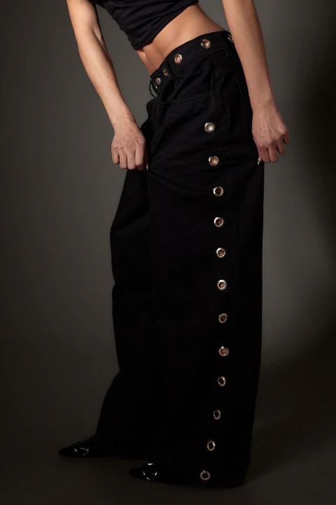 Calça Oversized Ilhós Grande Black