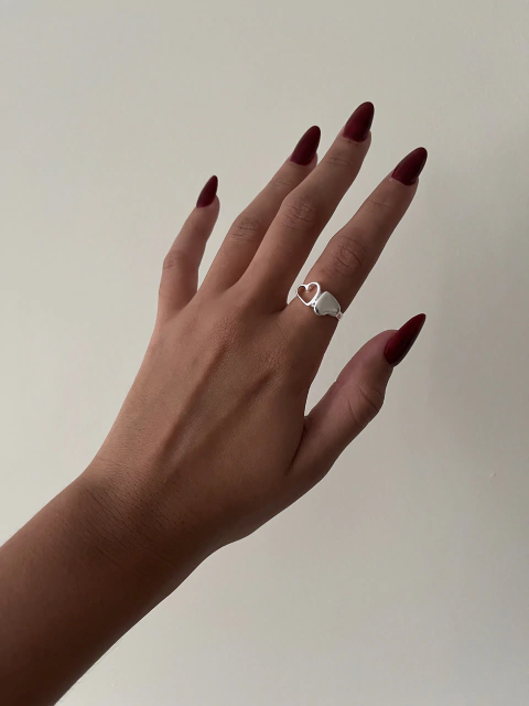 Anel Coração Meio - Prata 925 - comprar online