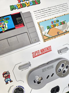 Quadro exclusivo do controle de videogame Super Nintendo Entertainment System (SNES) + cartucho plástico de Super Mario World e arte com o tema do game.