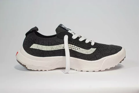 Vans UltraRange Vr3 Preto/Branco - comprar online