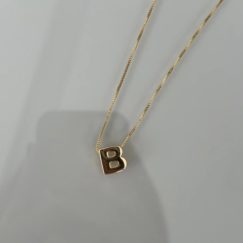 Colar Letra Lisa