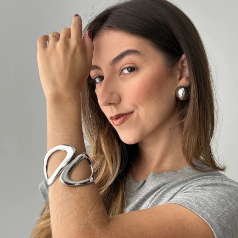 Bracelete Vazado na internet