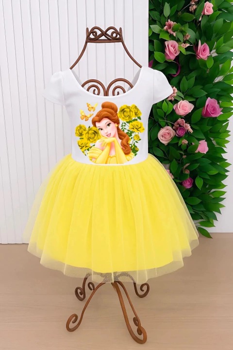 Vestido temático com tuli, / Bela princesa - super luxo Rodado, forrado e com nágua por de baixo, com laço acolchoado nas costa