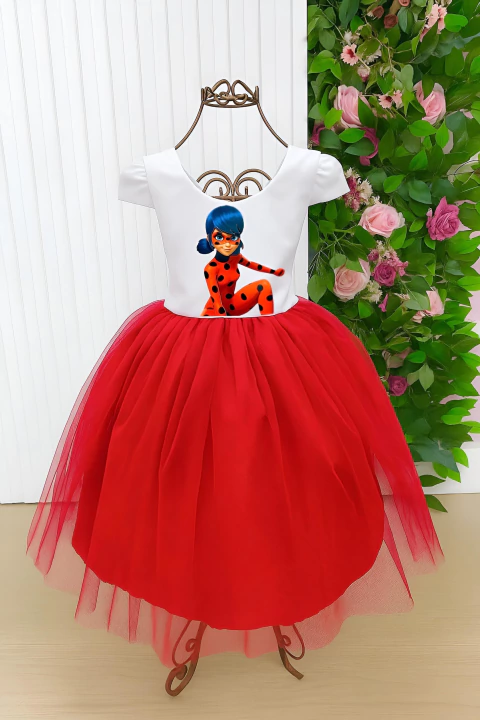 Vestido temático com tuli, / LADY BUG - super luxo Rodado, forrado e com nágua por de baixo, com laço acolchoado nas costa