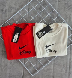 Camiseta Oversize Nike Mickey - loja online