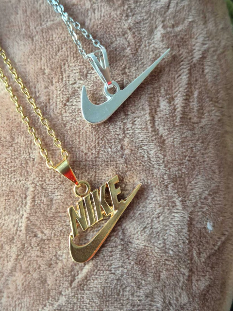 Corrente com pingente Nike - comprar online