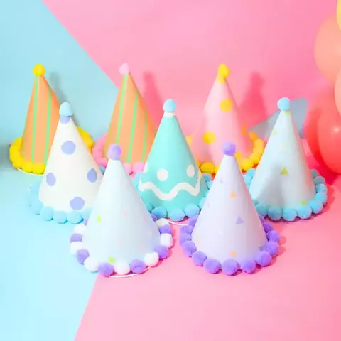 [CL878] BONETES DE CUMPLEAÑOS "POMPONES"