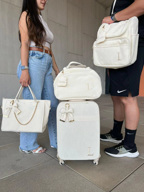 Kit Luxo Bolsas Maternidade - Off White (Ganhe 12 organizadores de presente) - comprar online