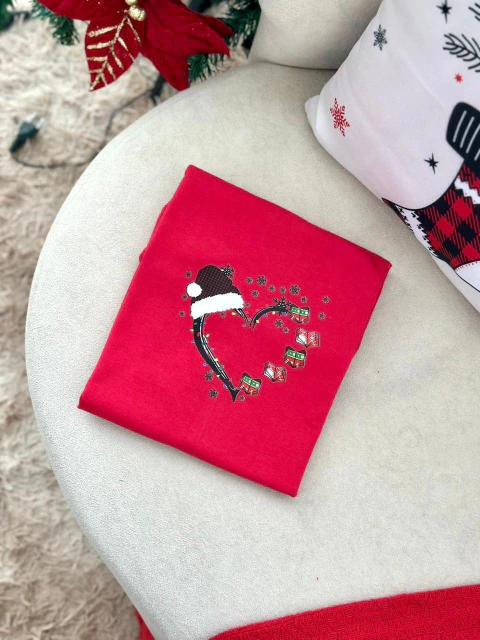 T-SHIRT CORAÇÃO DE NATAL VERMELHA