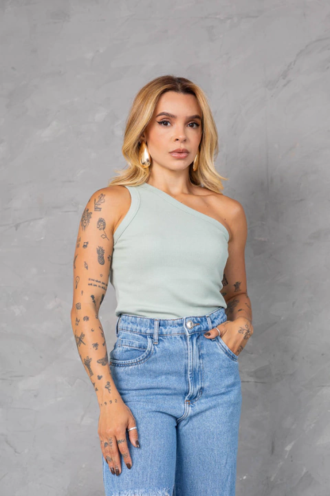 Regata nula manga verde folha seca - comprar online