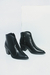 Agata - Bota Western Cano Baixo Salto Grosso Feminina Preto - AdrianaK - Sapatos incríveis te levam a lugares incríveis