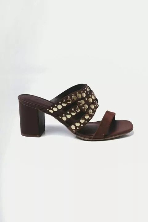 Seline - Tamanco Camurça Com Rebites Dourado Feminino Marrom - comprar online