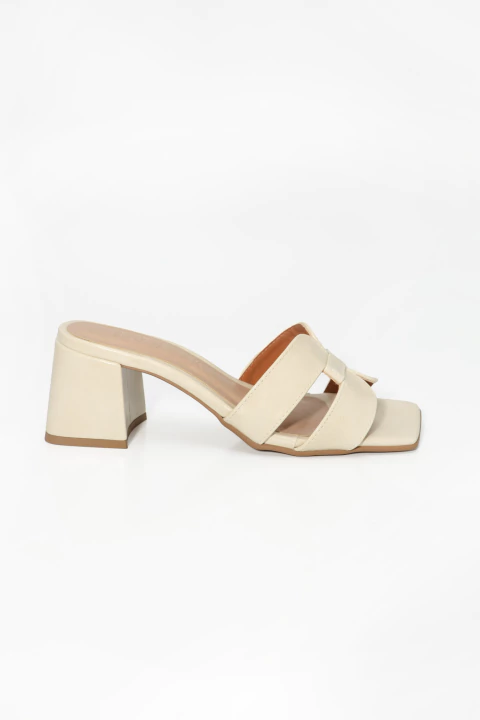 Mila -Tamanco Salto Grosso Tira H Feminina Off White - comprar online