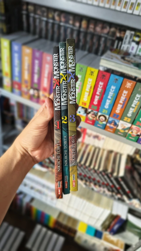 Monster x Monster [Completo - 3 Volumes]