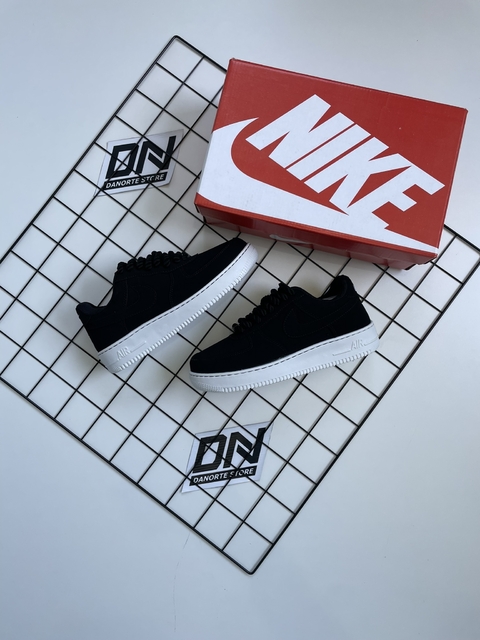 TÊNIS AIR FORCE 1 BLACK CAMURÇA