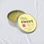 Vela de masaje Sweet Beauty Rush con aroma a vainilla y coco, en envase de 30 gramos.