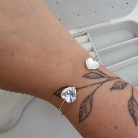 BRACELETE REGULÁVEL PEDRA E ZIRCONIA CORAÇÃO - comprar online