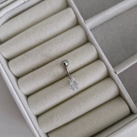 PIERCING DE UMBIGO FLOR CRAVEJADO