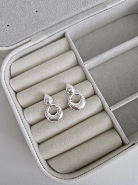 BRINCO DUPLO GOTA E REDONDO VAZADO