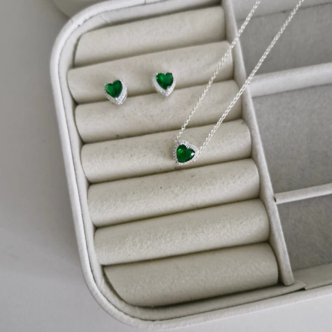 CONJUNTO CORAÇÃO PEDRA VERDE CREVEJADO