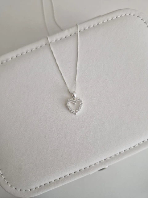 COLAR CORAÇÃO CRAVEJADO VAZADO M