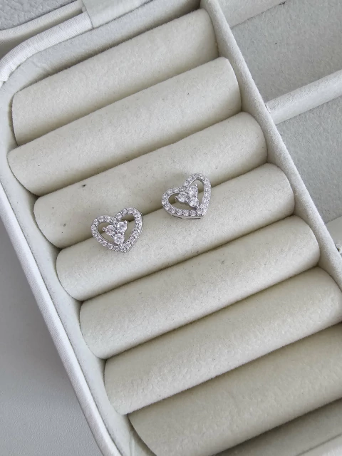 BRINCO CORAÇÃO CRAVEJADO