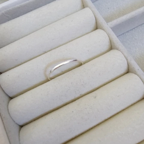 ANEL FIO REDONDO MINIMALISTA - comprar online