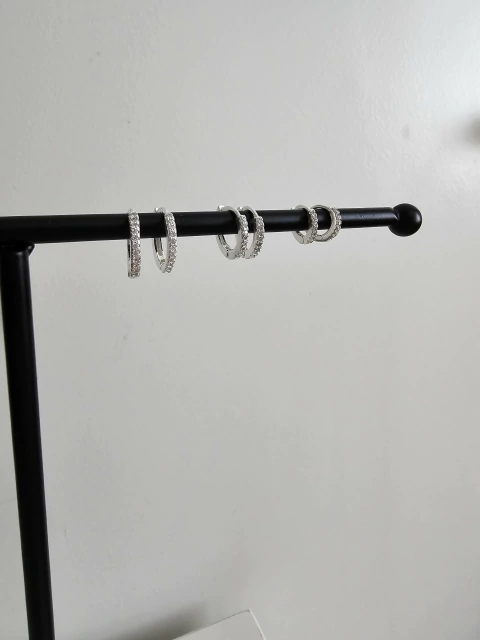 TRIO ARGOLA DE CLICK REDONDO CRAVEJADO