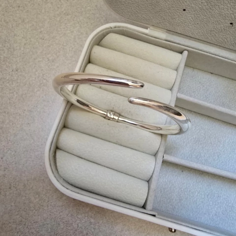 BRACELETE ELETROFORMAÇÃO LISO DUAS PONTAS ACHATADAS