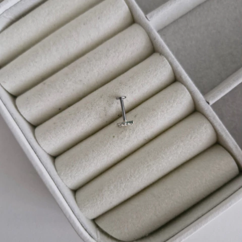 PIERCING TRAGUS RAIO