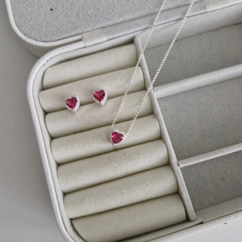 CONJUNTO CORAÇÃO PEDRA ROSA CREVEJADO