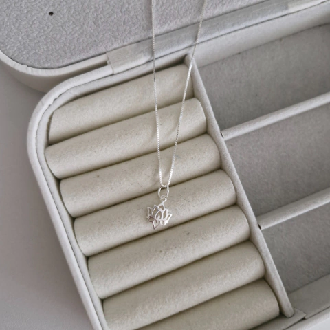 COLAR FLOR DE LÔTUS