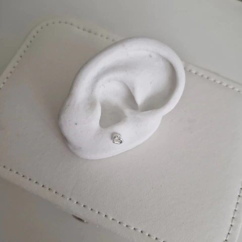 PIERCING CORAÇÃO VAZADO