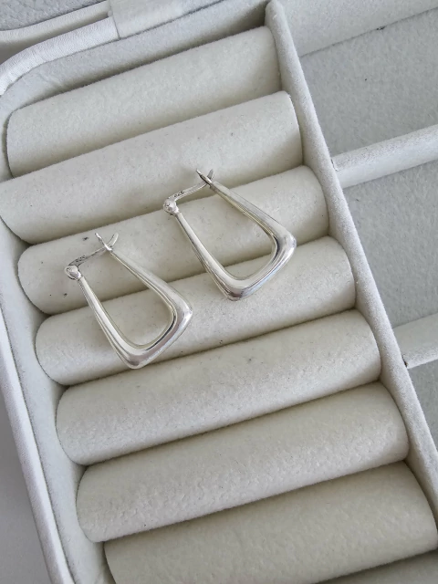 ARGOLA CLICK QUADRADA ELETROFORMAÇÃO