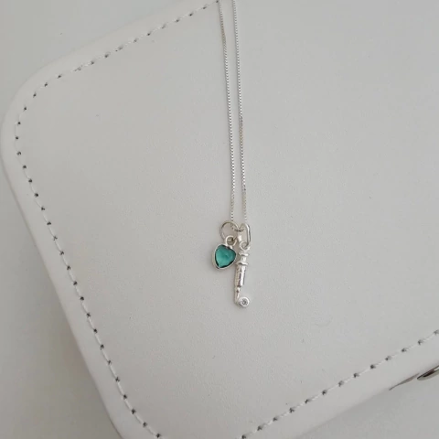 COLAR PINGENTE SERINGA