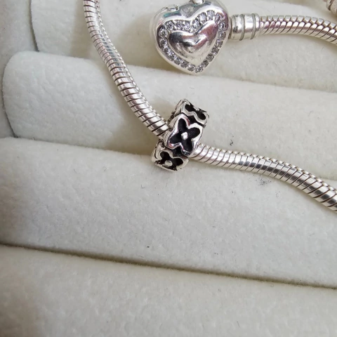 BERLOQUE SEPARADOR FLOR RESINADA PRETA - comprar online