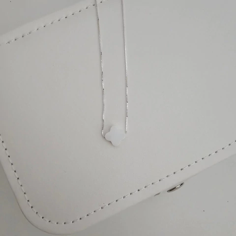 COLAR TREVO MADREPÉROLA - comprar online