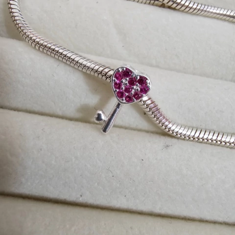 BERLOQUE CHAVE CRAVEJADO ROSA - comprar online