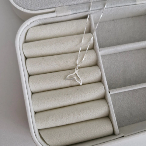 COLAR RABO DE BALEIA